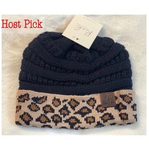 ‼️$10 FIRM‼️ Cable Knit Black with Leopard Print Messy Bun Beanie